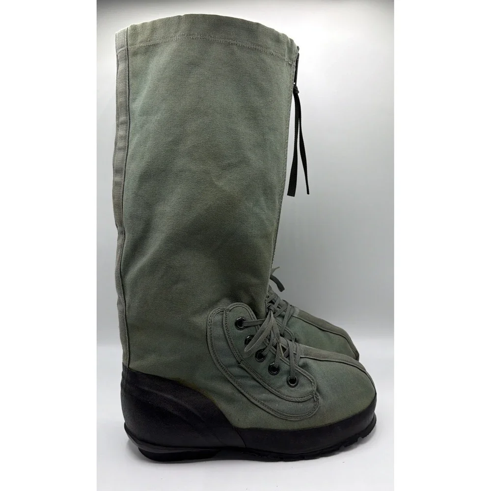 Vintage US Military N-1B MUKLUK Boots Sz. Medium Extreme Cold Weather w/Liners.